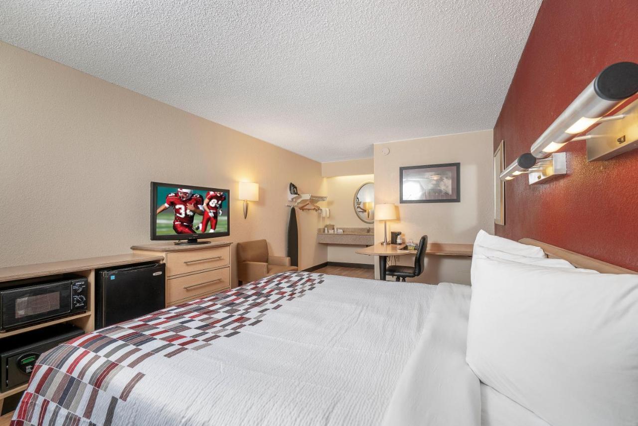 Red Roof Inn Detroit - Roseville St Clair Shores Dış mekan fotoğraf