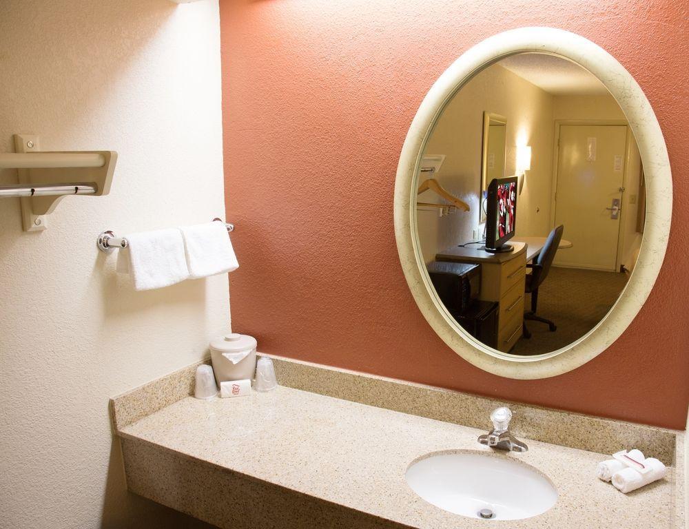 Red Roof Inn Detroit - Roseville St Clair Shores Dış mekan fotoğraf