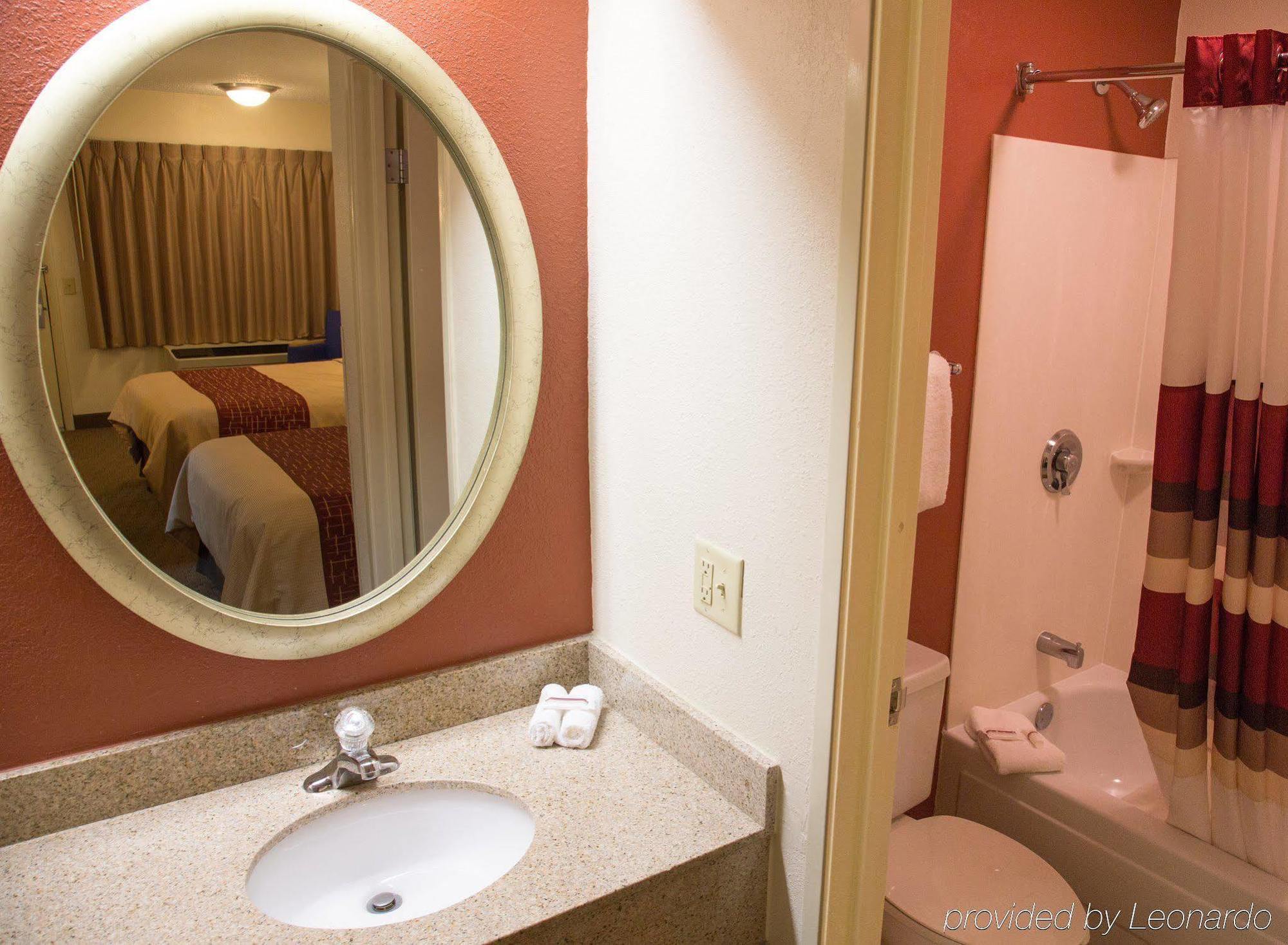 Red Roof Inn Detroit - Roseville St Clair Shores Dış mekan fotoğraf