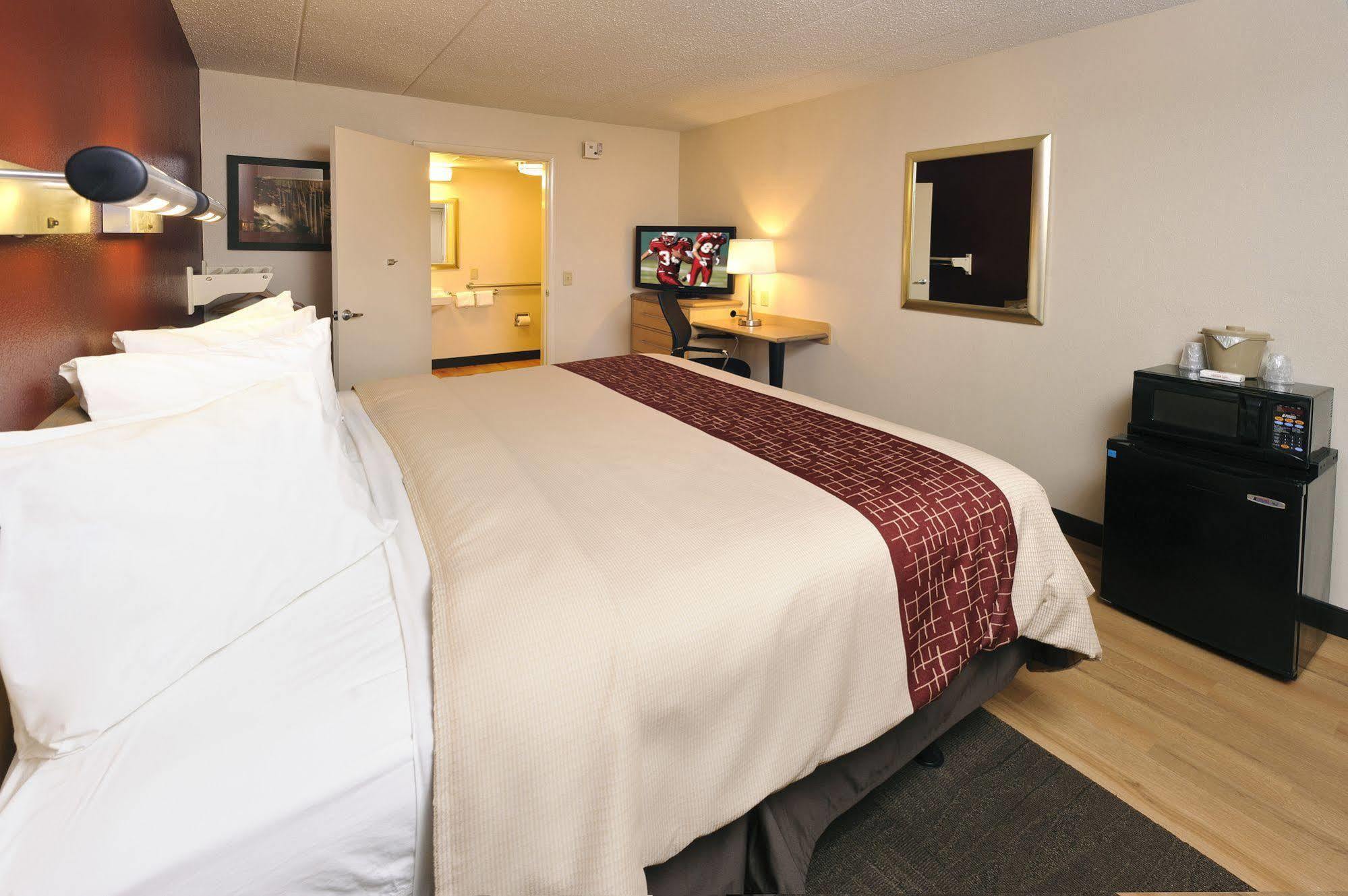 Red Roof Inn Detroit - Roseville St Clair Shores Dış mekan fotoğraf